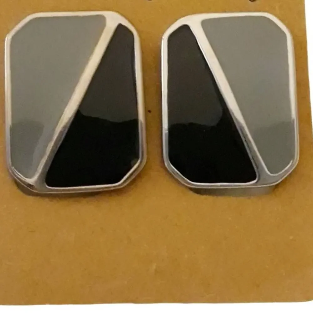 Vintage Clip-on Earrings Black Gray Enamel